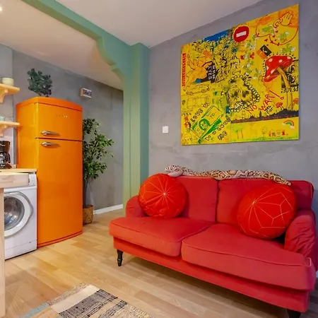 Pleasant Flat Near Taksim Square In Beyoglu Apartament *
